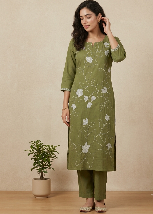 Green Slub Cotton Suit  Set With Dupatta- set of 3