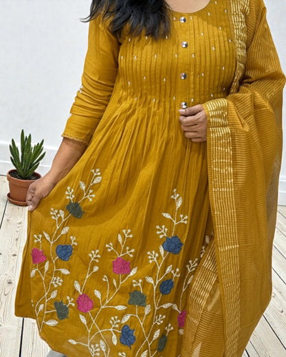 Metallic Gold Saras Mulchanderi A line Suit  - Set of 3