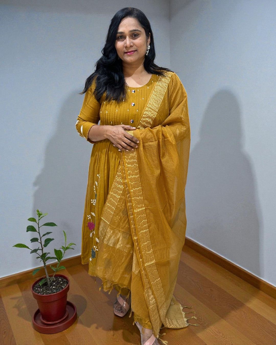 Metallic Gold Saras Mulchanderi A line Suit  - Set of 3